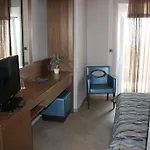 καριάτις Ξενοδοχείο Nea Kallikrateia