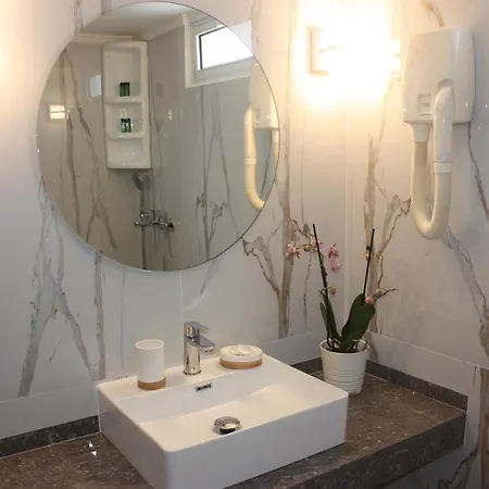 Hotel Cariatis 2*