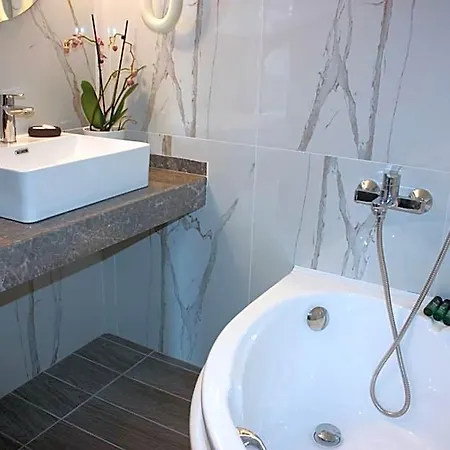 Hotel Cariatis 2*